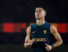 爱游戏体育-Doinb焦点对战，C罗与50激战日本队分钟，领先优势明显胜负难料！-爱游戏体育