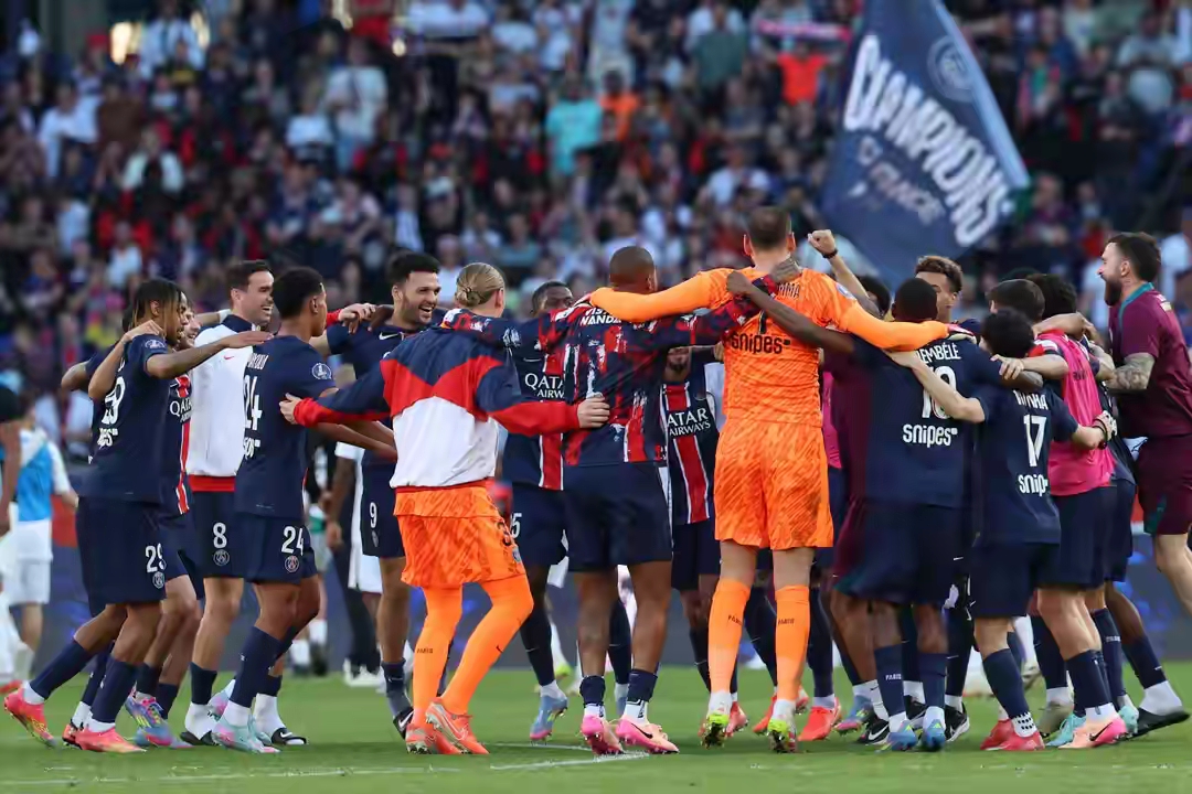 爱游戏体育官方网站-巴黎圣日耳曼发布备战花絮，清晨迎来里程碑，欧冠任务艰巨，临场指挥获称赞-爱游戏体育官方网站